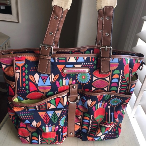 Lily Bloom Handbags - NWOT Lily Bloom Floral Tote Bag